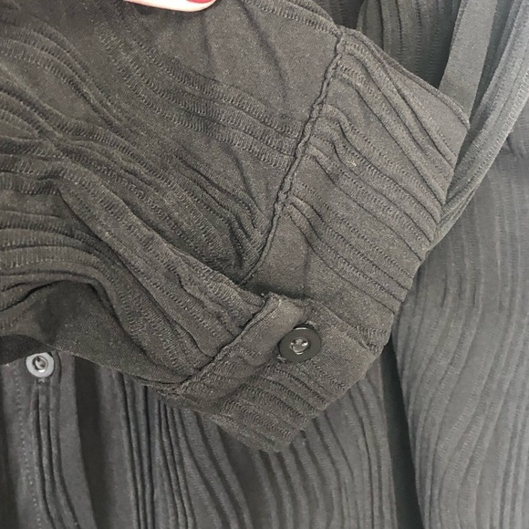 Kaileigh Black semi sheer textured button down collared long sleeve blouse sz L - Picture 4 of 9